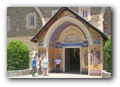 Klooster van Kykko, een pelgrimsoord voor de Cyprioten omdat zich hier een icoon bevindt van de maagd Maria