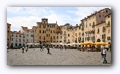 Lucca : Piazza Mercato met amfitheater