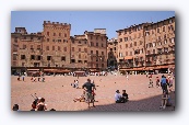 Siena : Piazza del Campo