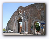 Siena : Porta Camollia